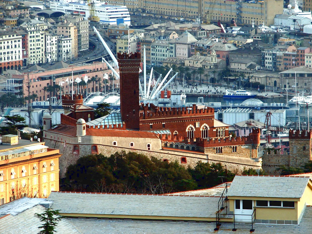 A unique combination of elevator and funicular - Funicular, Elevator, Italy, Genoa, Longpost, Video