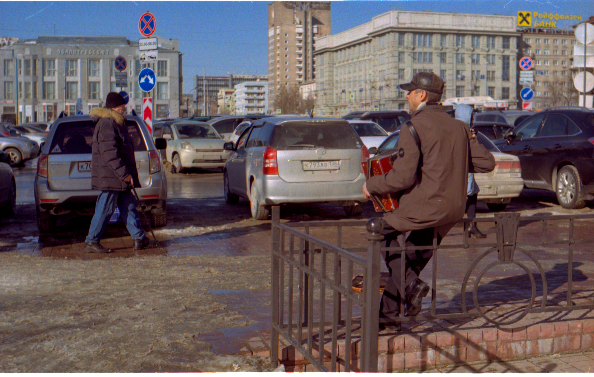 Весна на улицах Новосибирска. Пленка - Моё, Фотография, Новосибирск, Пленка, Фотопленка, Длиннопост