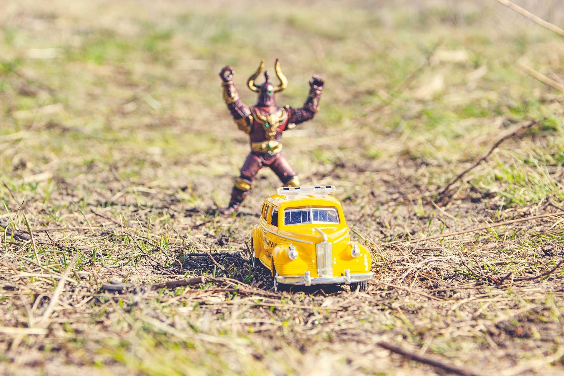 A small photo sketch with old toys - My, The photo, Toys, Taxi, Пассажиры, Nature, Longpost