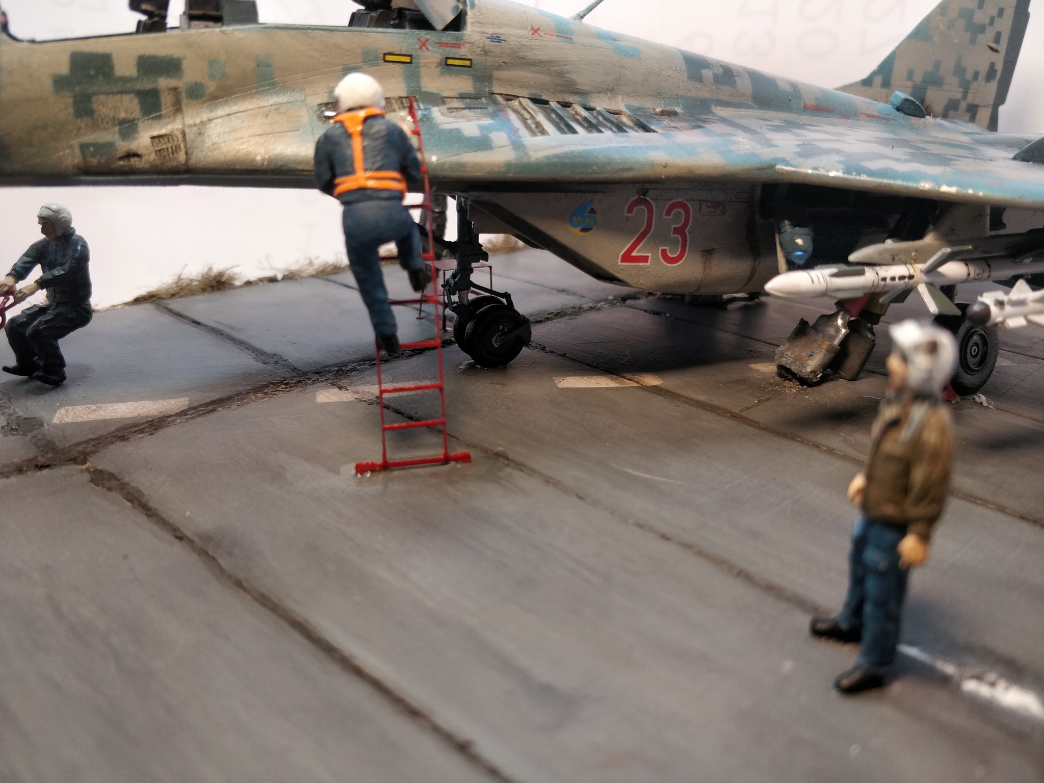 Mig-29ub and Yak-1b were crushed - My, Modeling, Stand modeling, MiG-29, Yak-1, Video, Longpost