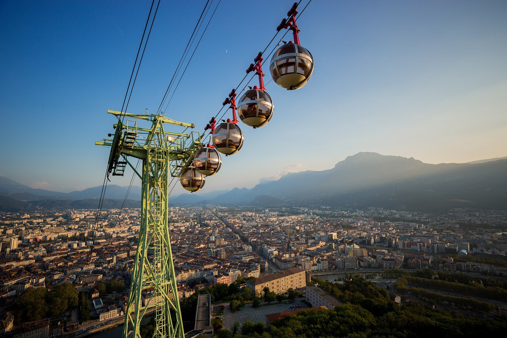 Bubbles of Grenoble - Cable car, France, Grenoble, Video, Longpost