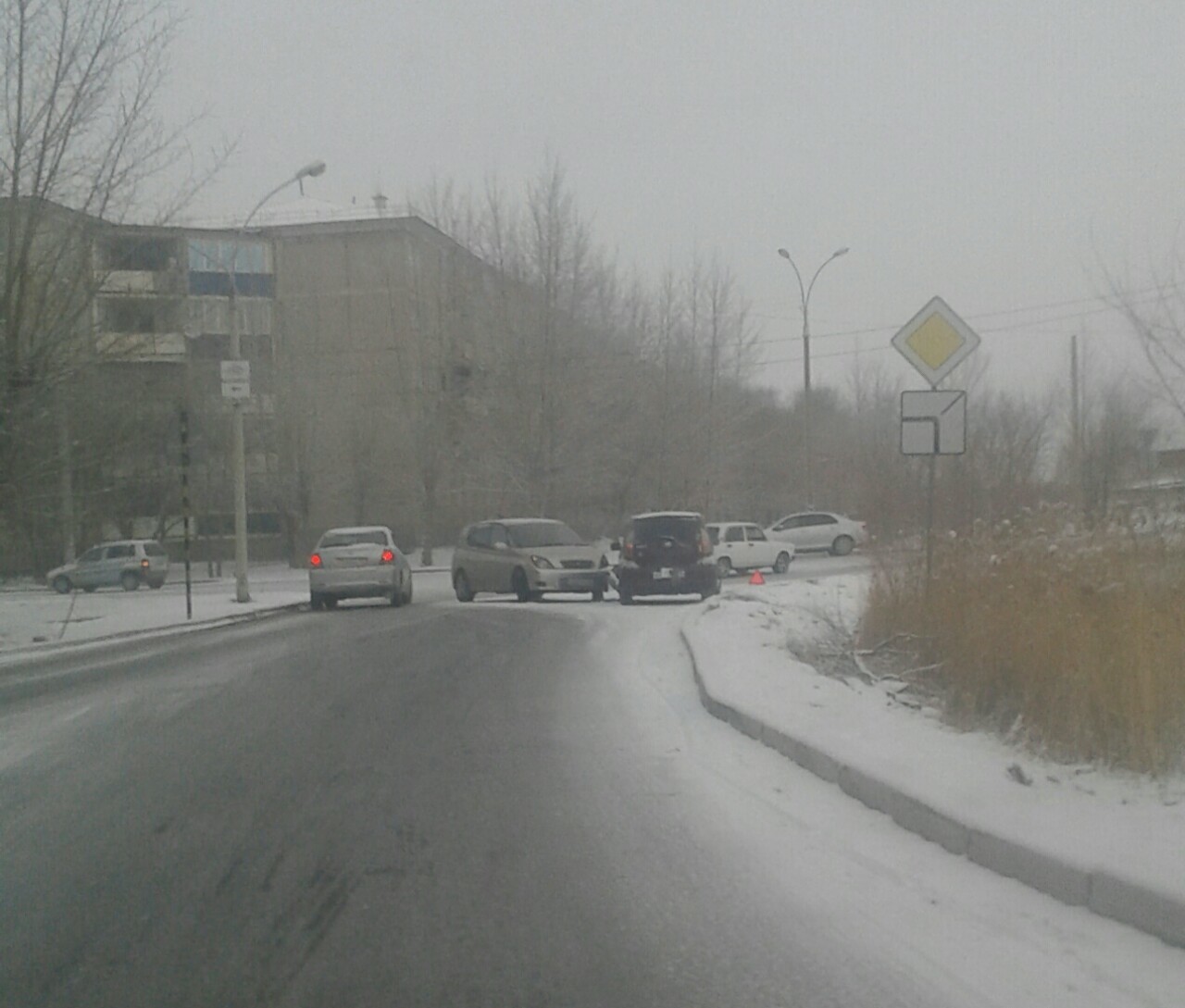 Good morning in Chita and unexpected snow... a selection of accidents in 1 hour - My, Chita, Crash, Road accident, Snow, Longpost