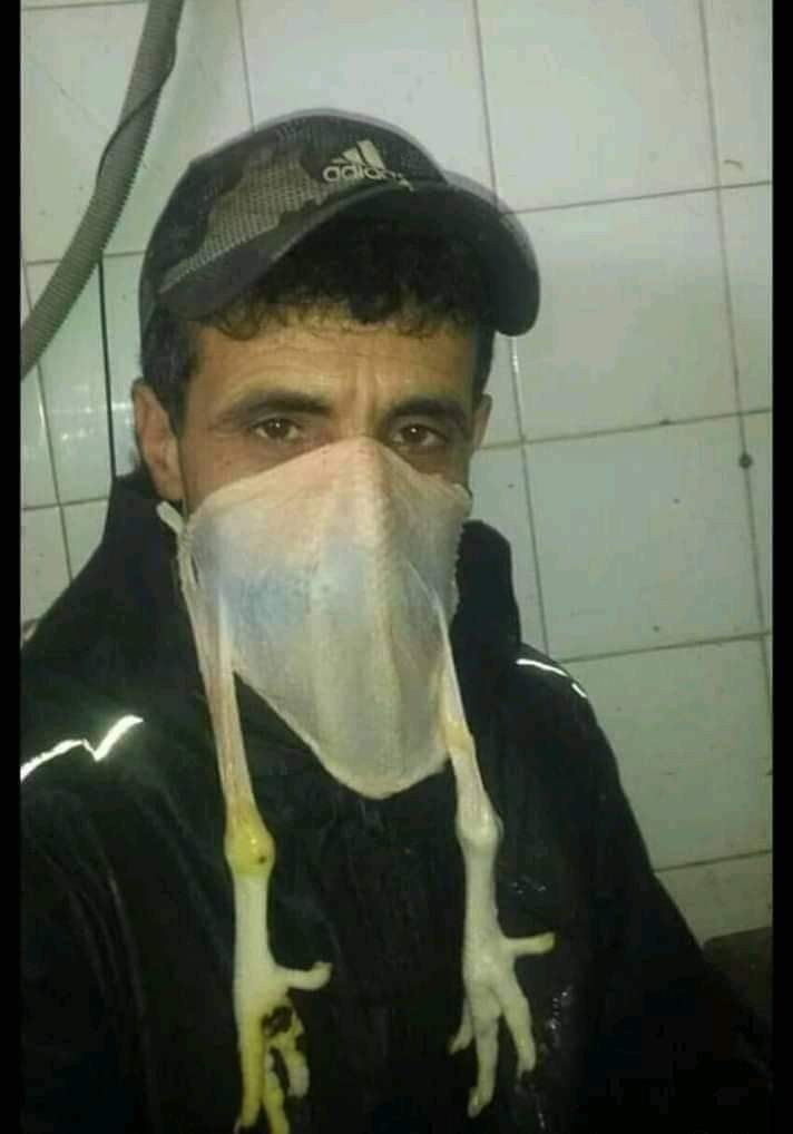 Shawarma sellers have their own masks - Coronavirus, Mask, Hen