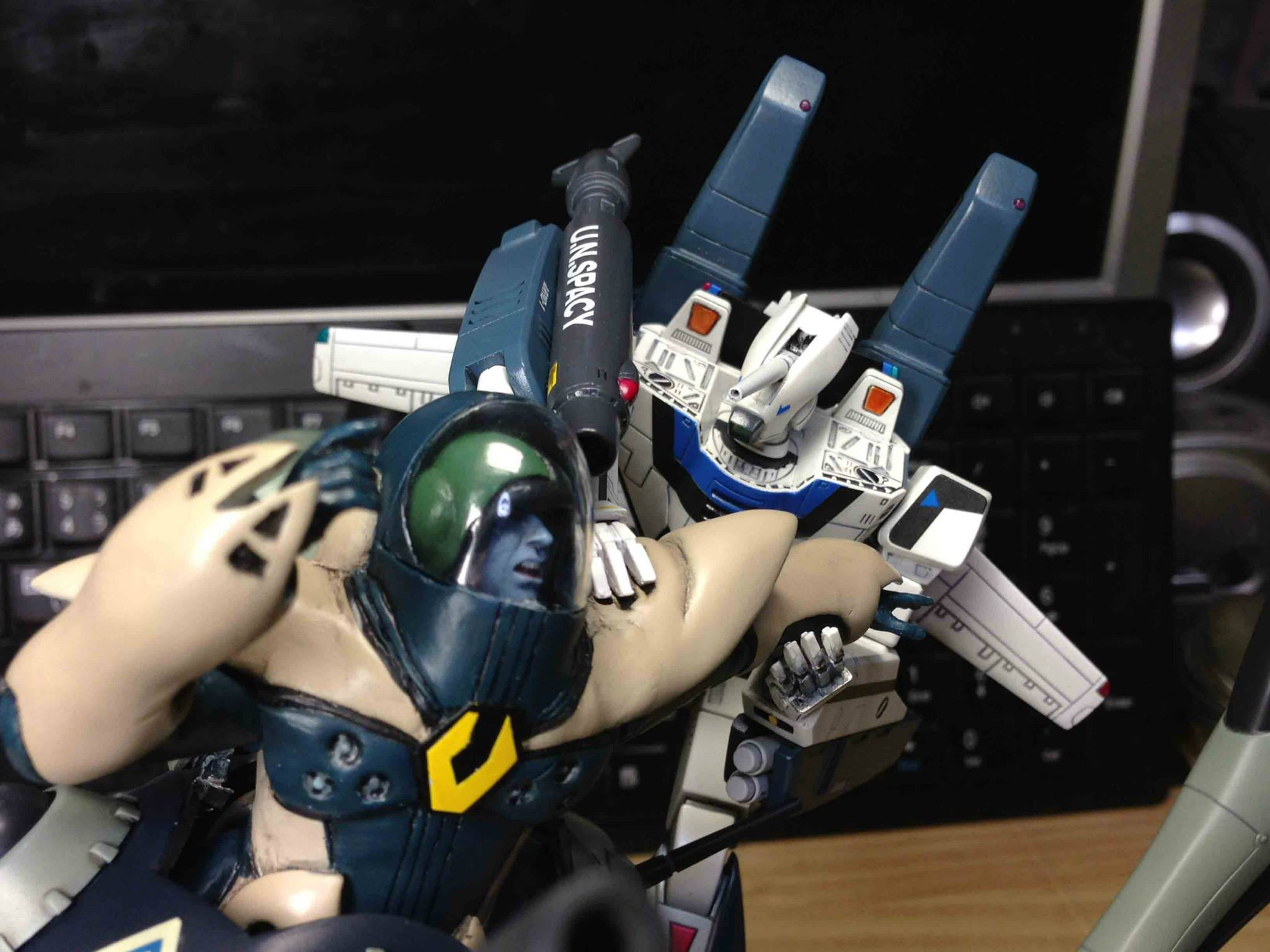 Diorama reproducing the moment from DYRL: Valkyrie extracting a Zentradi pilot from an armored vehicle - Macross, Robotech, Stand modeling, Anime, Figurines, Longpost