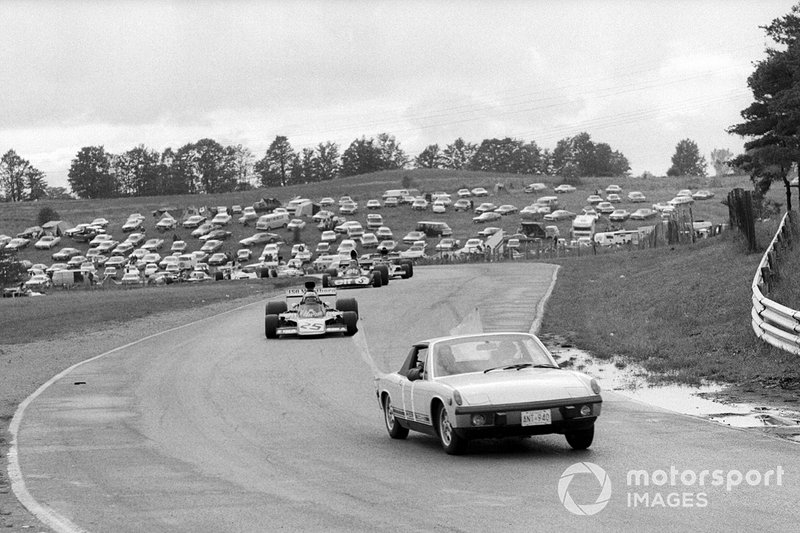 Not just silver Mercedes. What safety cars were used in F1? - Formula 1, Race, Auto, Автоспорт, Safety, Story, Retro, Nostalgia, Longpost