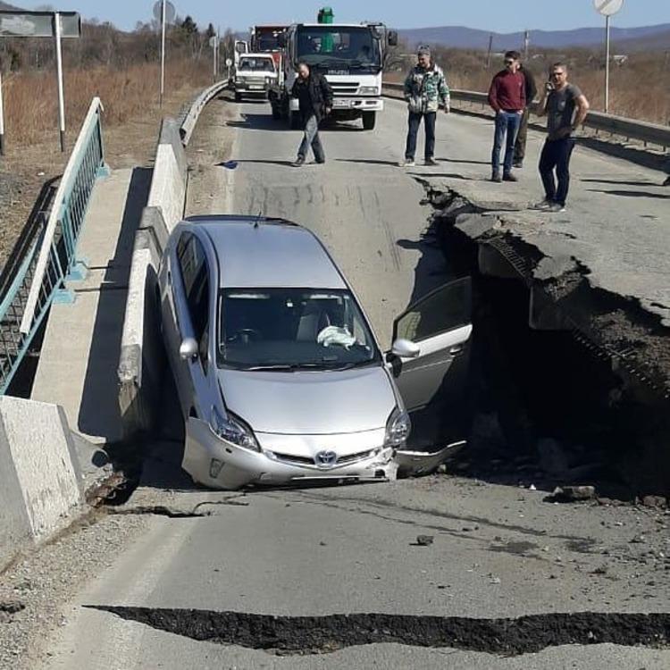 In Primorye, a bridge collapsed along with a car - Baza, Bridge, Collapse, Wagon, Auto, Video, Longpost, Road accident