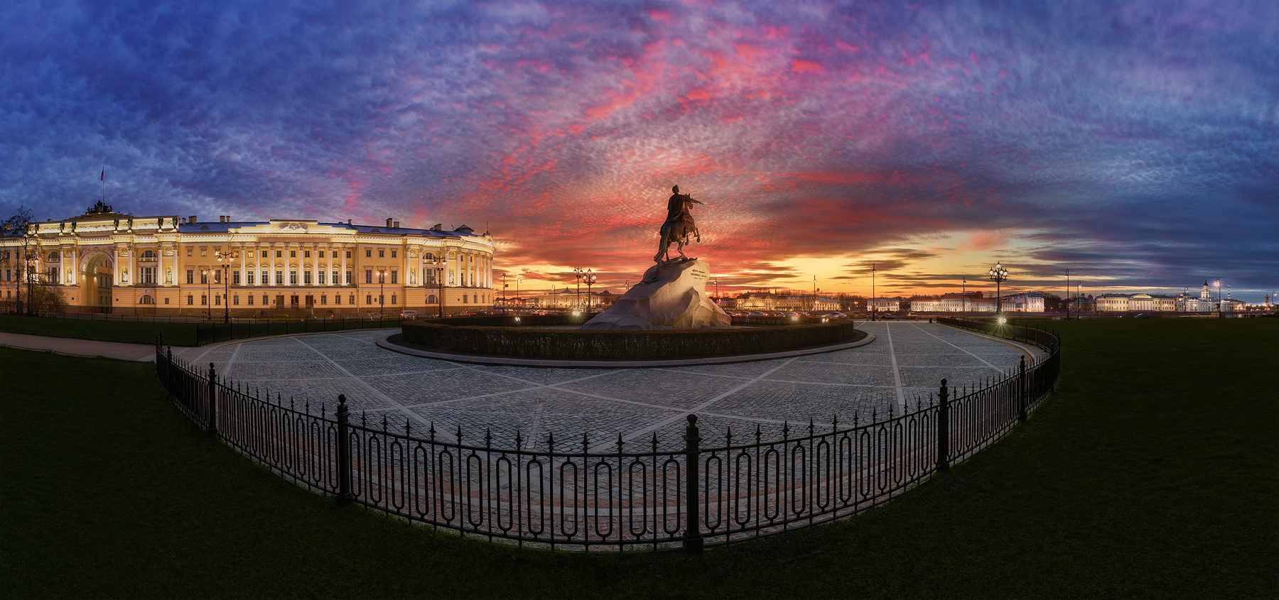 Медный всадник в Санкт-Петербурге панорама