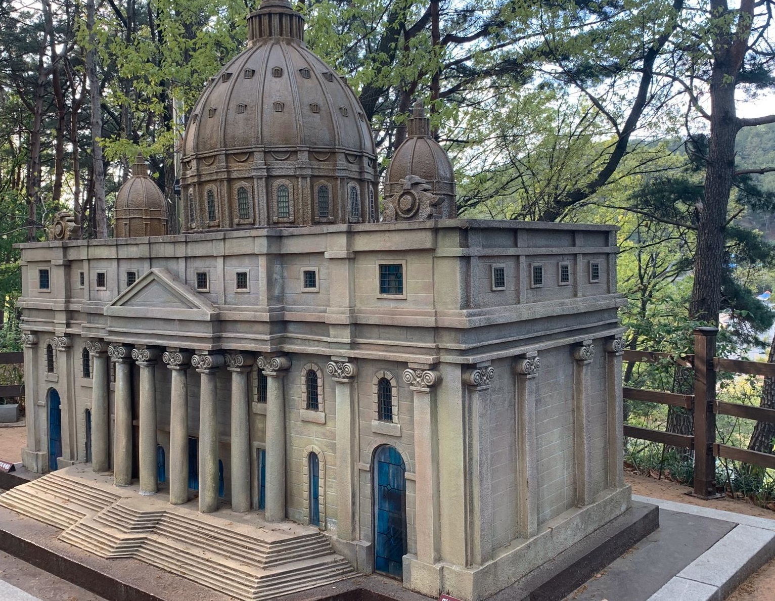 The smallest Catholic church in the world (but this is not certain) - My, South Korea, The park, Temple, Buddhist temple, Longpost