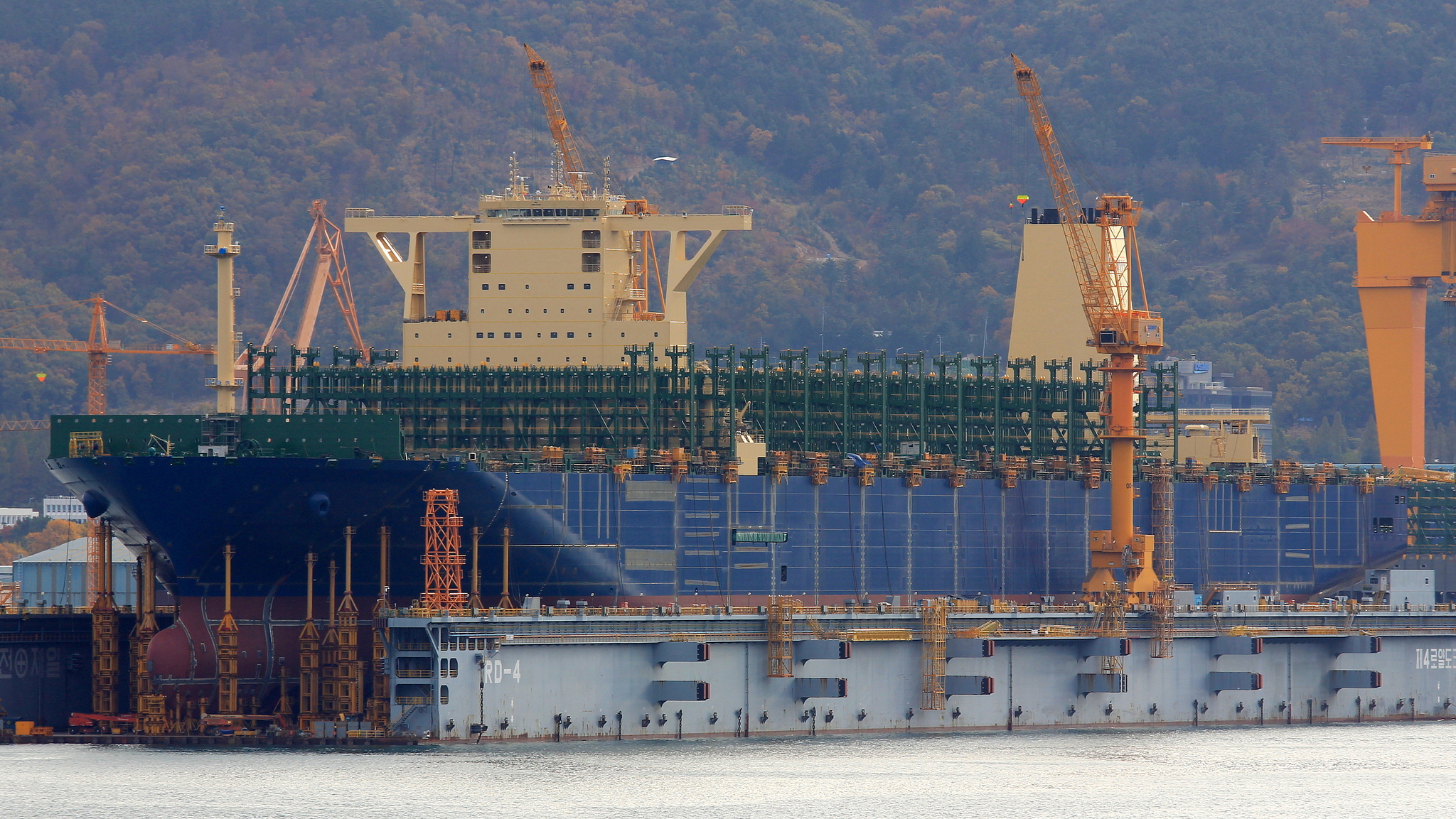 Lego again. Timelapse of the construction of the record holder - Shipbuilding, Video, Таймлапс, Container, Longpost