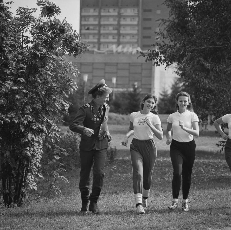 While jogging - Girls, The soldiers, Jogging, Black and white photo