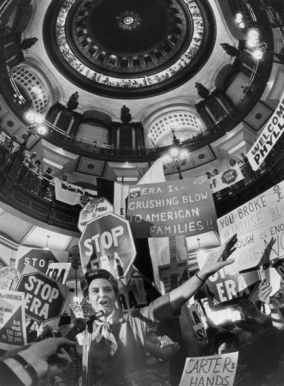 Phyllis Schlafly protests against the passage of a constitutional amendment guaranteeing gender equality, 1978 - Equality, Feminism, Conservatism, Society, Story, USA, 20th century, The photo