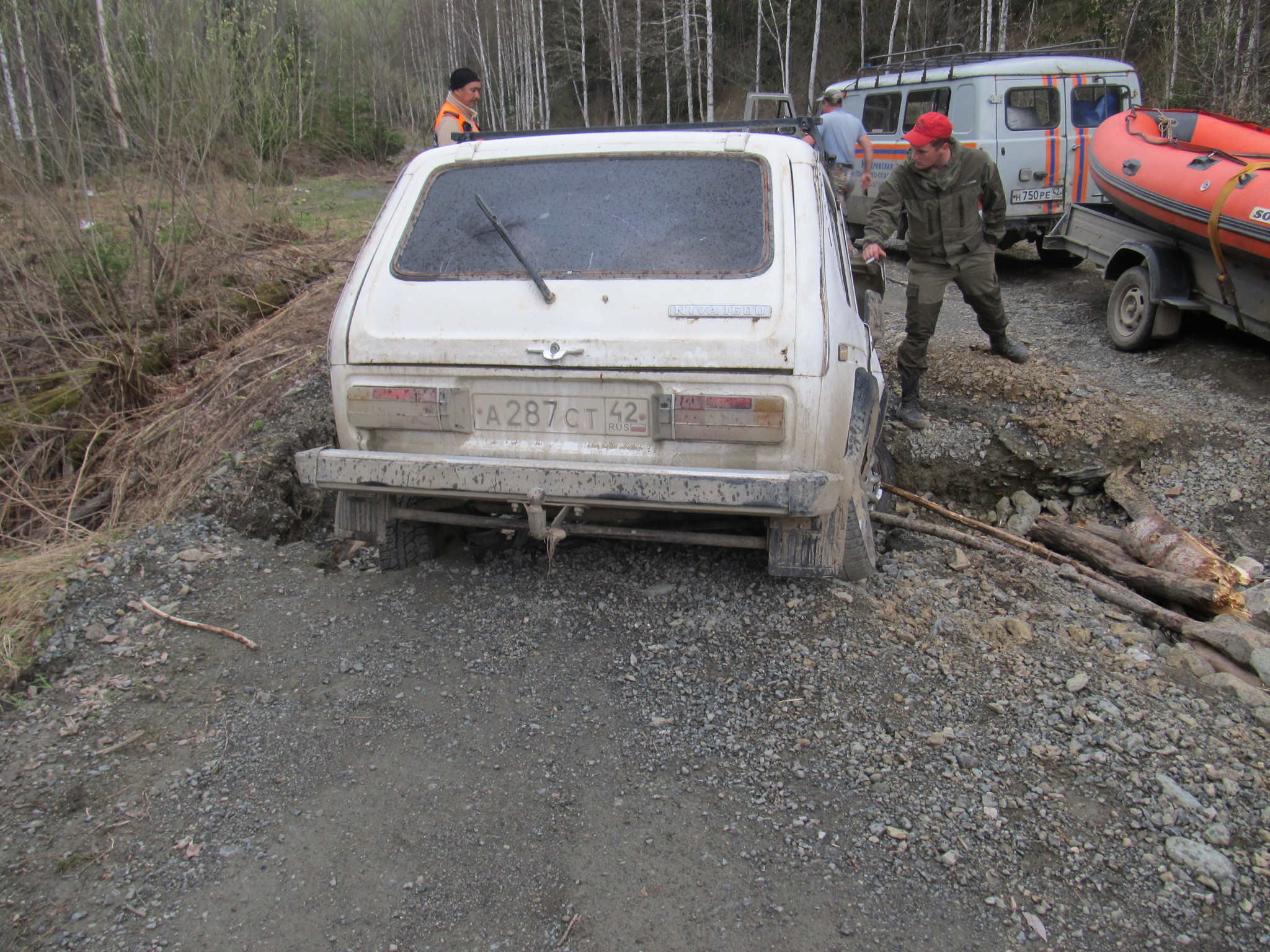 Hold on tight to the steering wheel, driver! - My, Road accident, Taiga, Russian roads, Video, Mat, Longpost