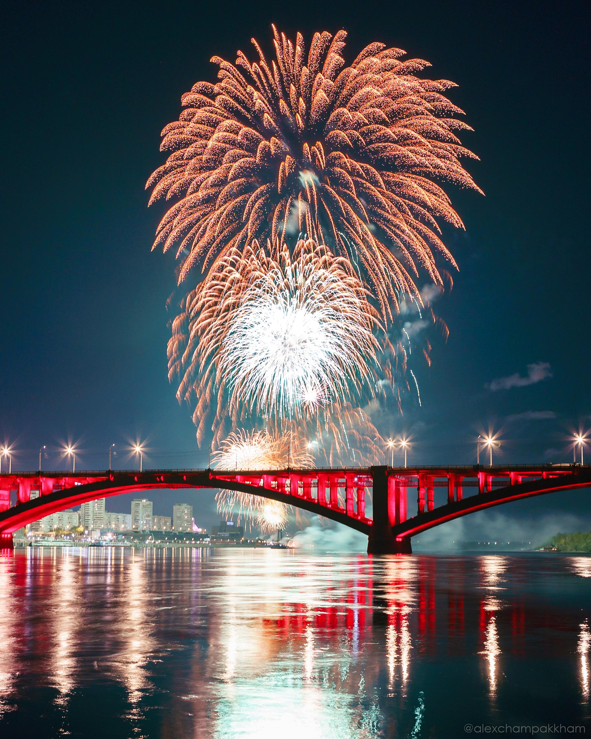 Festive fireworks in honor of the 75th anniversary of the Victory - My, Victory, Krasnoyarsk, Firework, The photo, Longpost