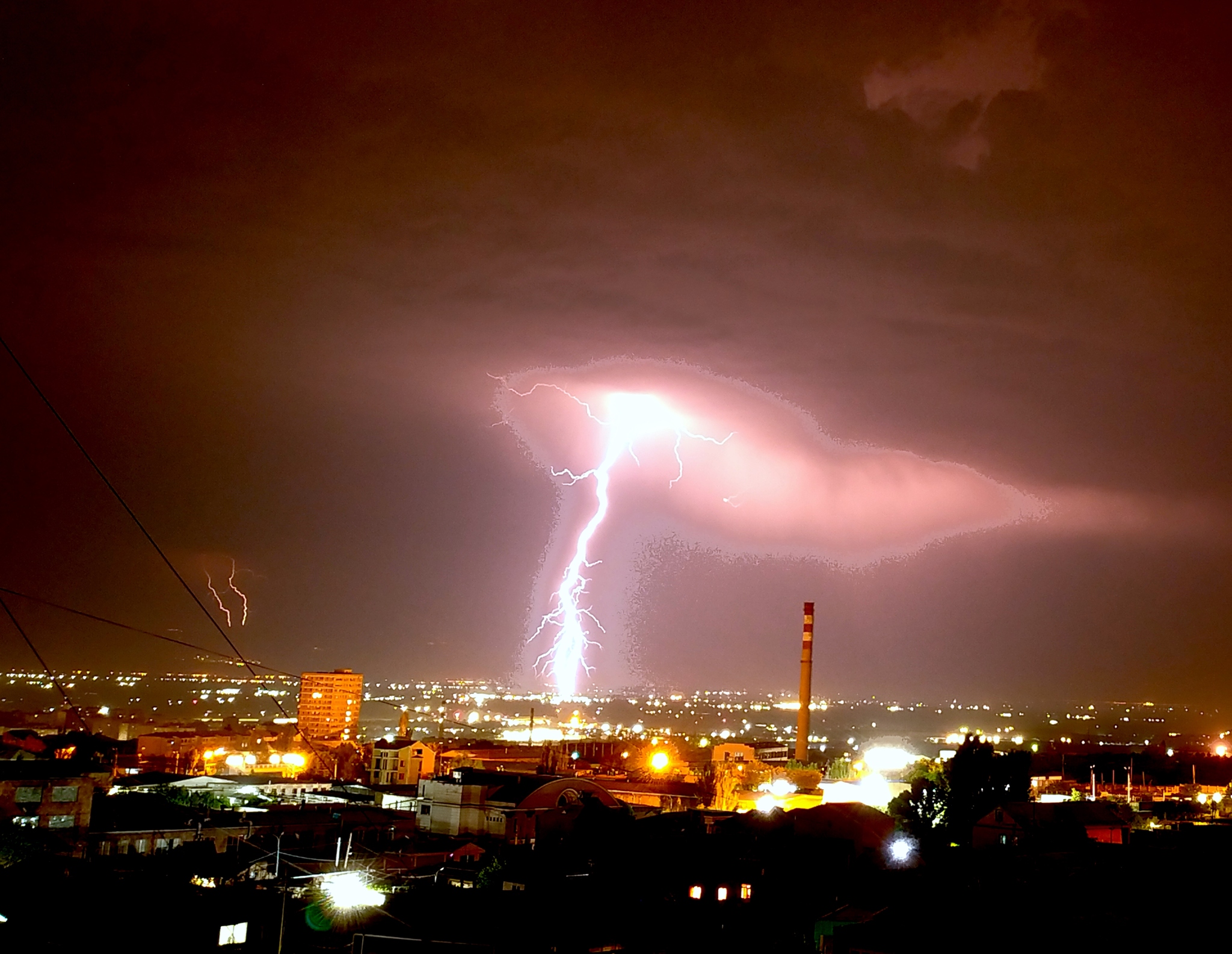 There was a thunderstorm at night, I took a photo of some lightning, part 2 - My, The photo, Mobile photography, Lightning, Thunderstorm, Night, Longpost