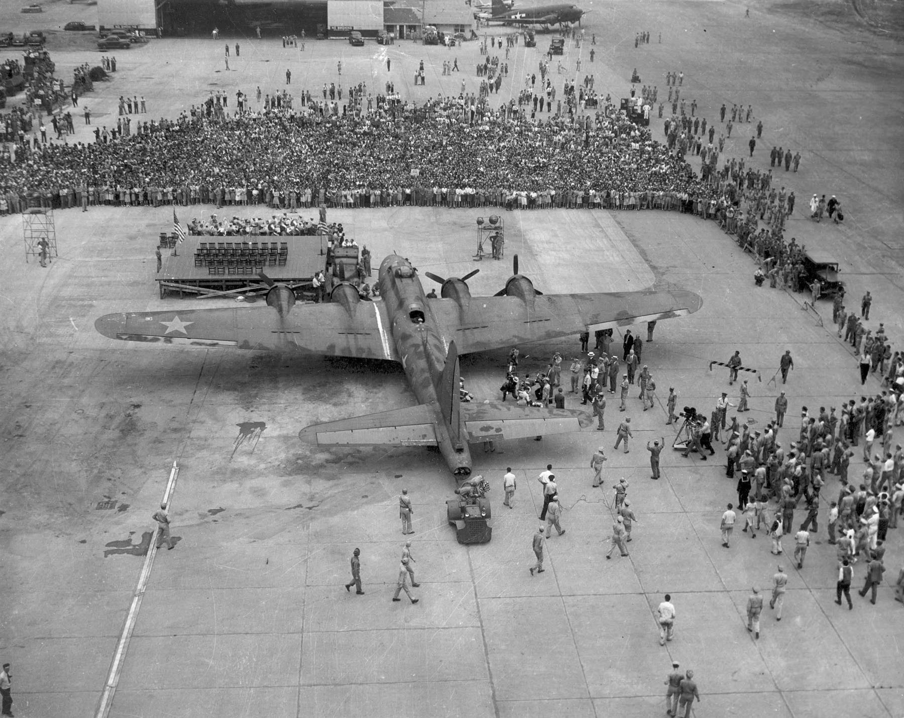 Why the Memphis Beauty became the most famous bomber of World War II - My, Military aviation, Military history, The Second World War, History of the Second World War, , Flying fortress, Video, Longpost