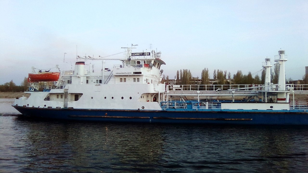 Balakovo/Volga shipping canal - Tanker, Bulk carrier, Ship, River, Vessel, Saratov region, Balakovo, Longpost, Volga river