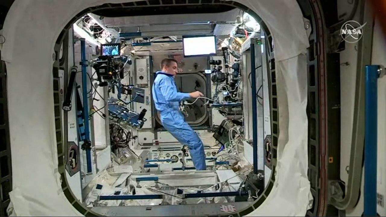 The crew of the manned spacecraft Crew Dragon has moved to the ISS! - Spacex, NASA, ISS, Space, Broadcast, Astronaut, Dragon 2, Космонавты, Video, Longpost