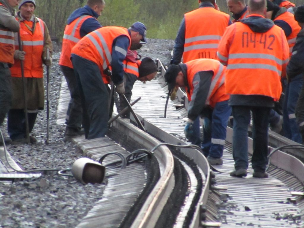 Половодье в Мурманской области повредило железнодорожный мост | Пикабу