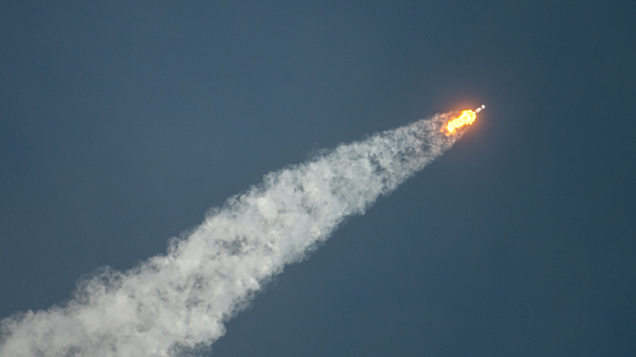 Photos of the launch of the Falcon 9 launch vehicle with the Crew Dragon manned spacecraft to the ISS - Spacex, NASA, Dragon 2, Falcon 9, Running, Space, Longpost