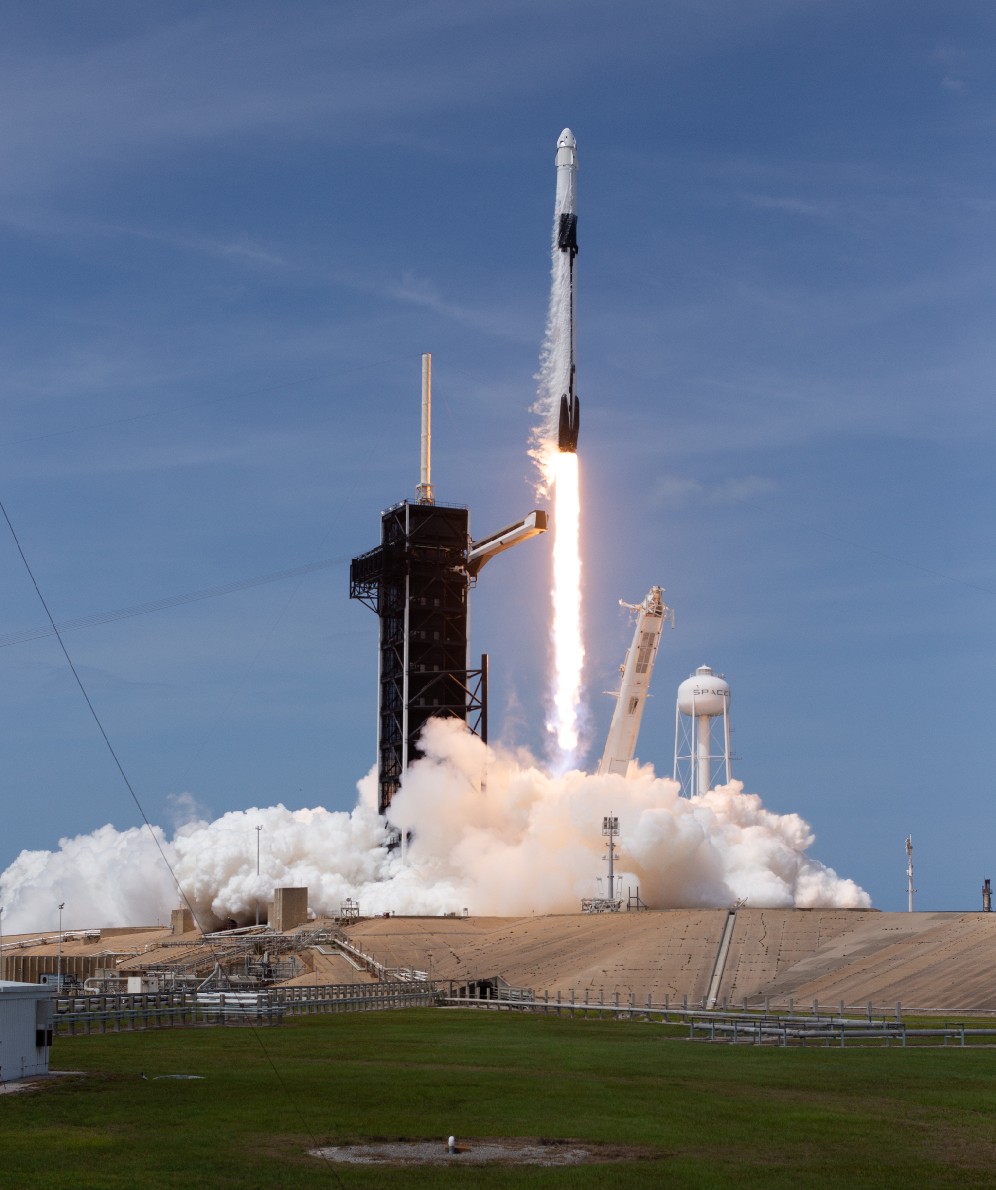 Photos of the launch of the Falcon 9 launch vehicle with the Crew Dragon manned spacecraft to the ISS - Spacex, NASA, Dragon 2, Falcon 9, Running, Space, Longpost