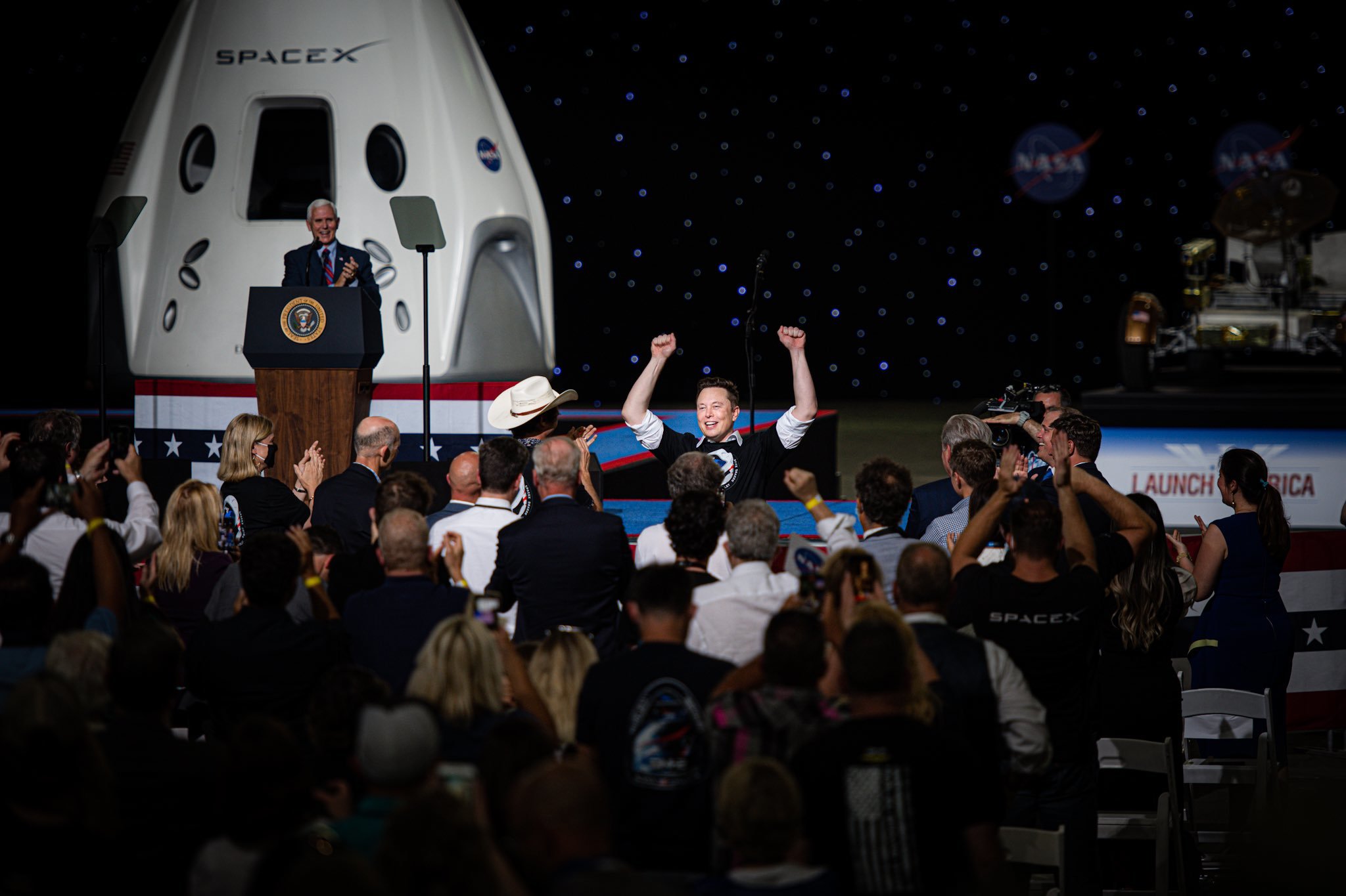 Photos of the launch of the Falcon 9 launch vehicle with the Crew Dragon manned spacecraft to the ISS - Spacex, NASA, Dragon 2, Falcon 9, Running, Space, Longpost