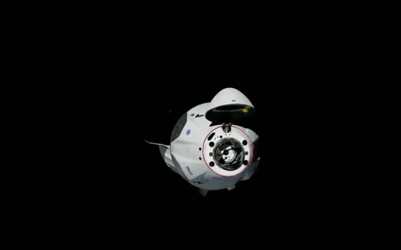 The manned spacecraft Crew Dragon successfully docked to the ISS! - Spacex, NASA, ISS, Space, Docking, Broadcast, Astronaut, Dragon 2, Video, Longpost