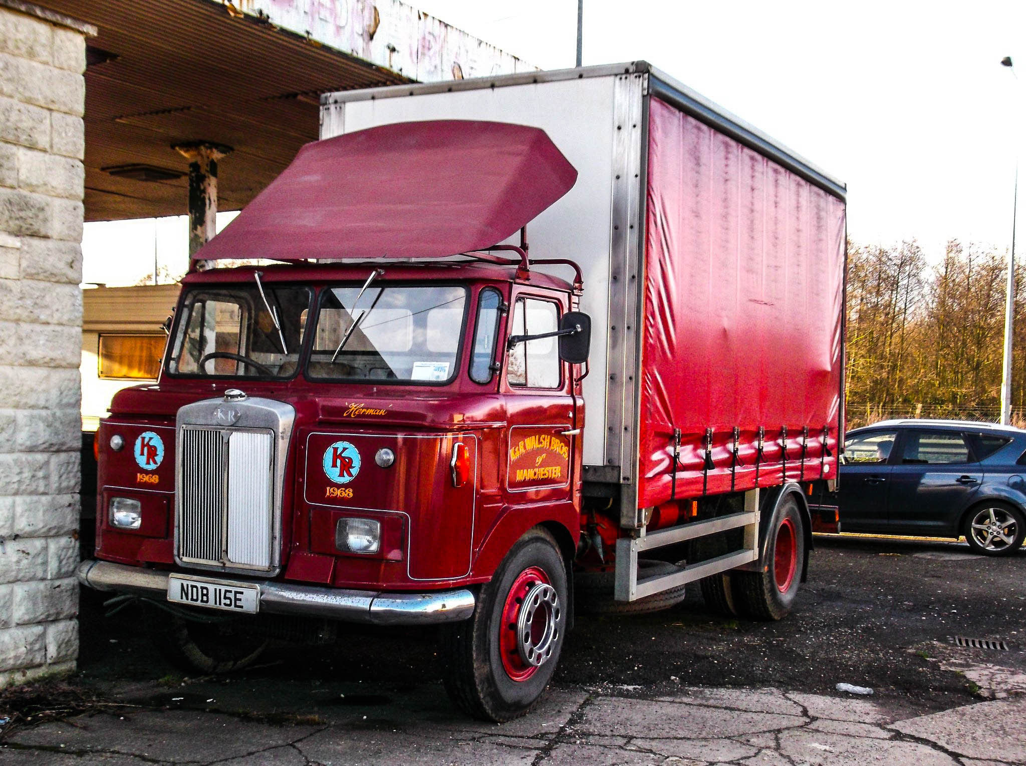 Кастом трак беларусь. Mitsubishi Custom грузовик. Custom Truck Белоруссия. ГАЗ ББ.