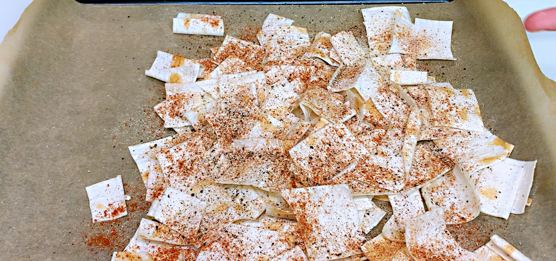 Pita chips vs tortilla nachos + garlic sauce - My, Crisps, Cooking, Proper nutrition, Snack, Beer snack, Video, Longpost, Recipe, Video recipe