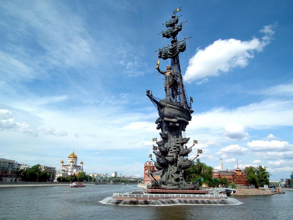 Красивые памятники от нашей компании - Гранитная Мастерская GranitReal в Москве