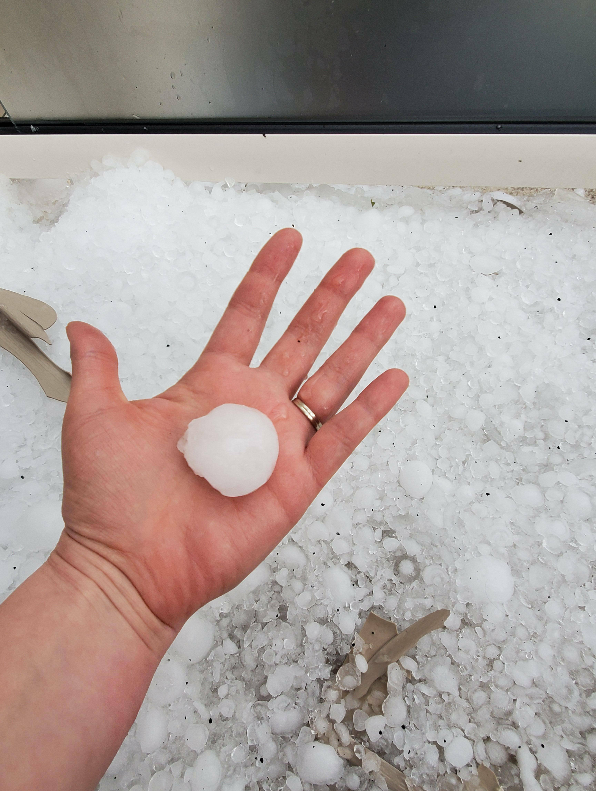 Aftermath of today's minor 10-minute storm in Calgary, Canada - Canada, Calgary, Hurricane, Hail, Weather, Consequences, Destruction, Reddit, Longpost