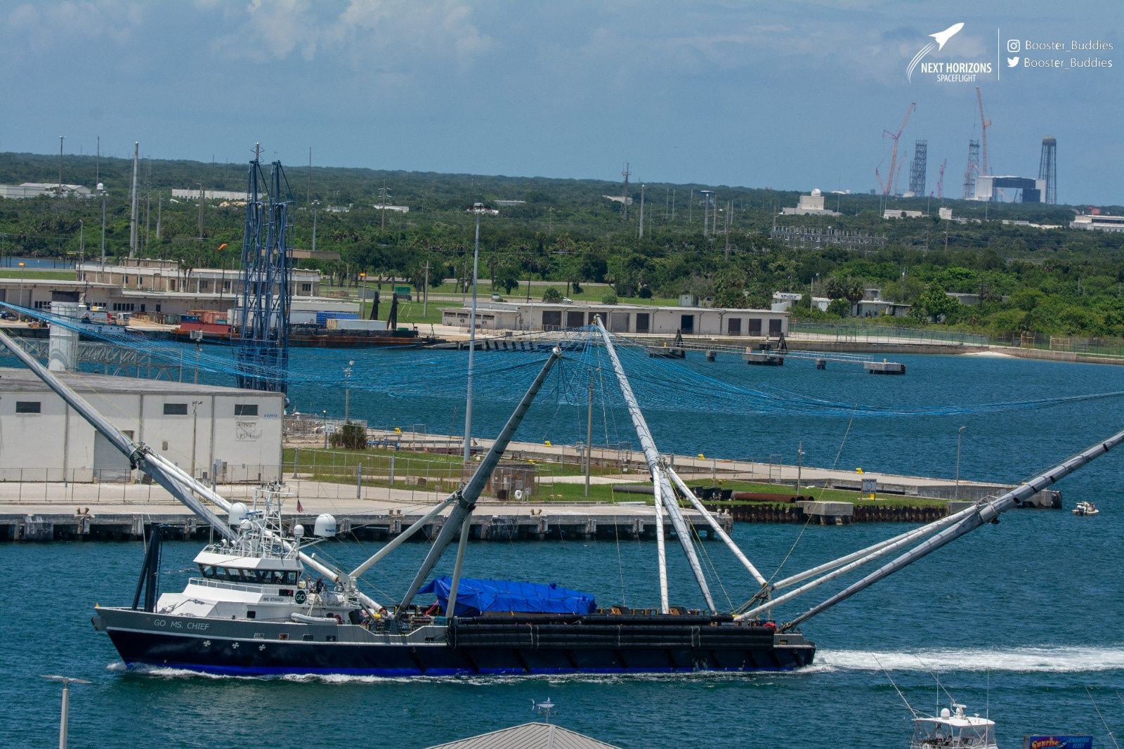 Two salvaged Falcon 9 fairing flaps arrived at Port Canaveral after the Starlink-8 mission - Spacex, Head fairing, Space, Falcon 9, Cape Canaveral, Blue origin, Longpost