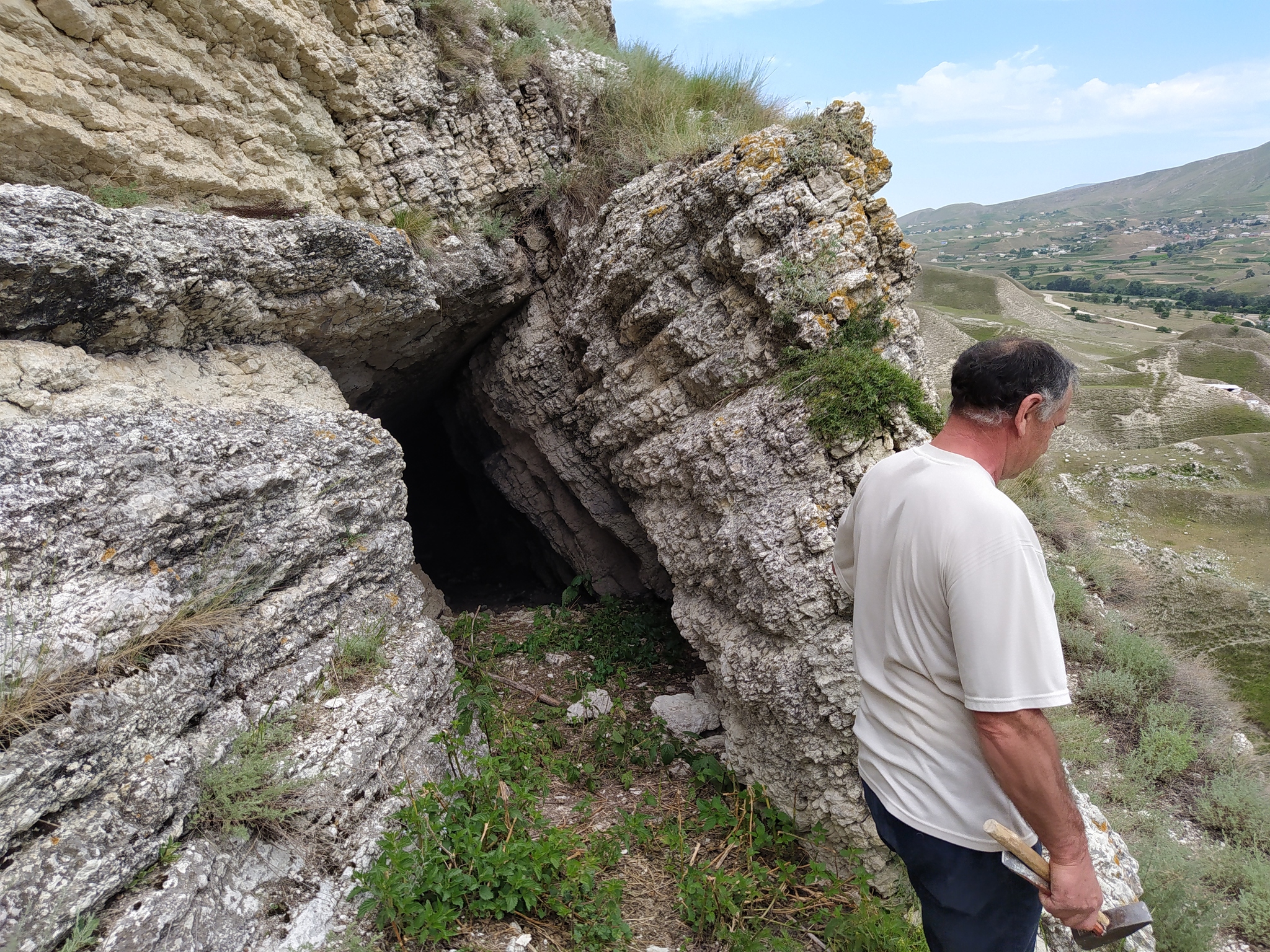 Continuation of the post “Fossils in the ravine” - My, Bones, Fossils, Archeology, Paleontology, The mountains, Dagestan, Reply to post, Longpost