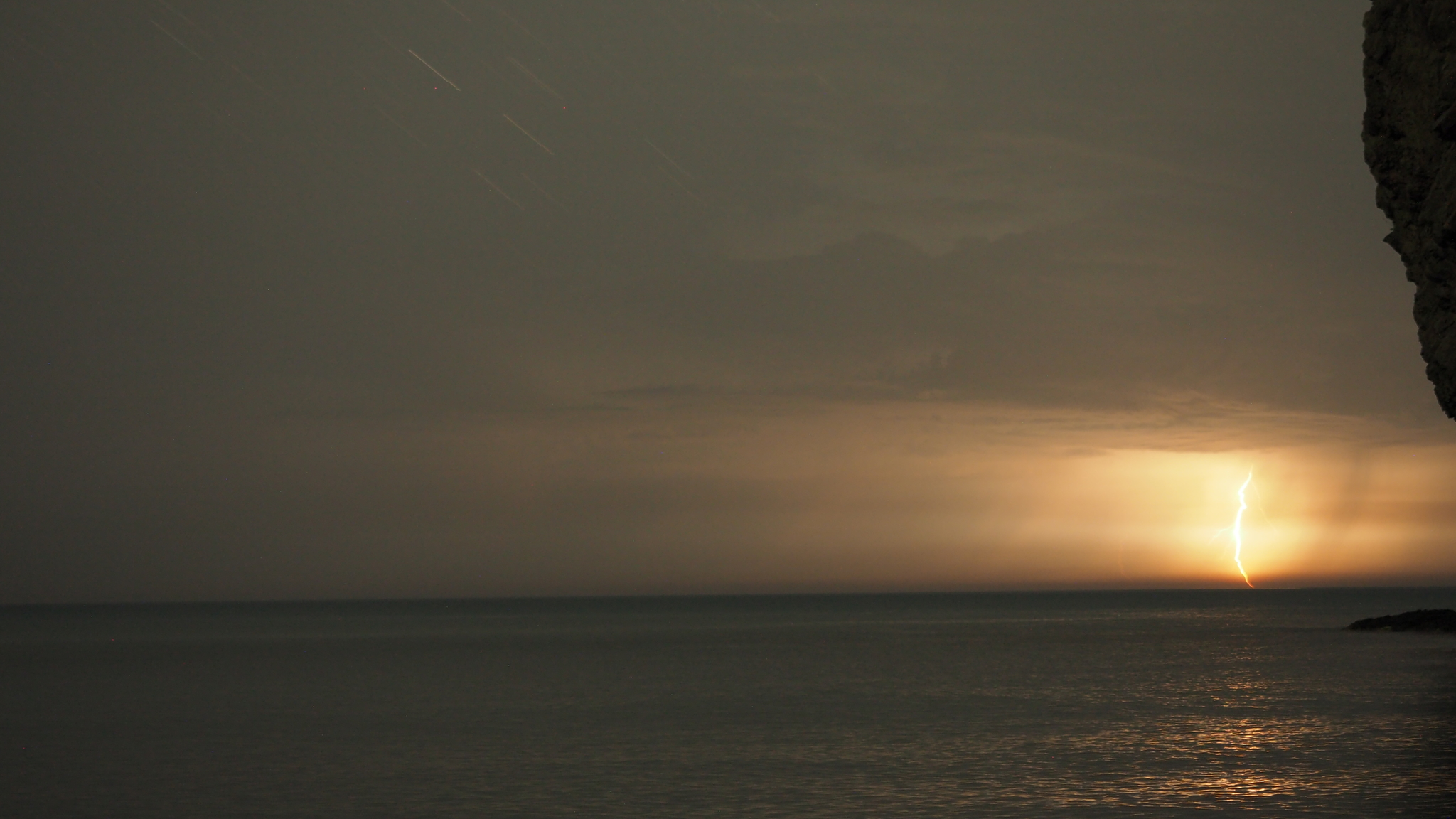 On the wave(?) of lightning - My, Summer, Sea, Beach, Lightning, The photo, Sevastopol, Crimea, Cape Fiolent