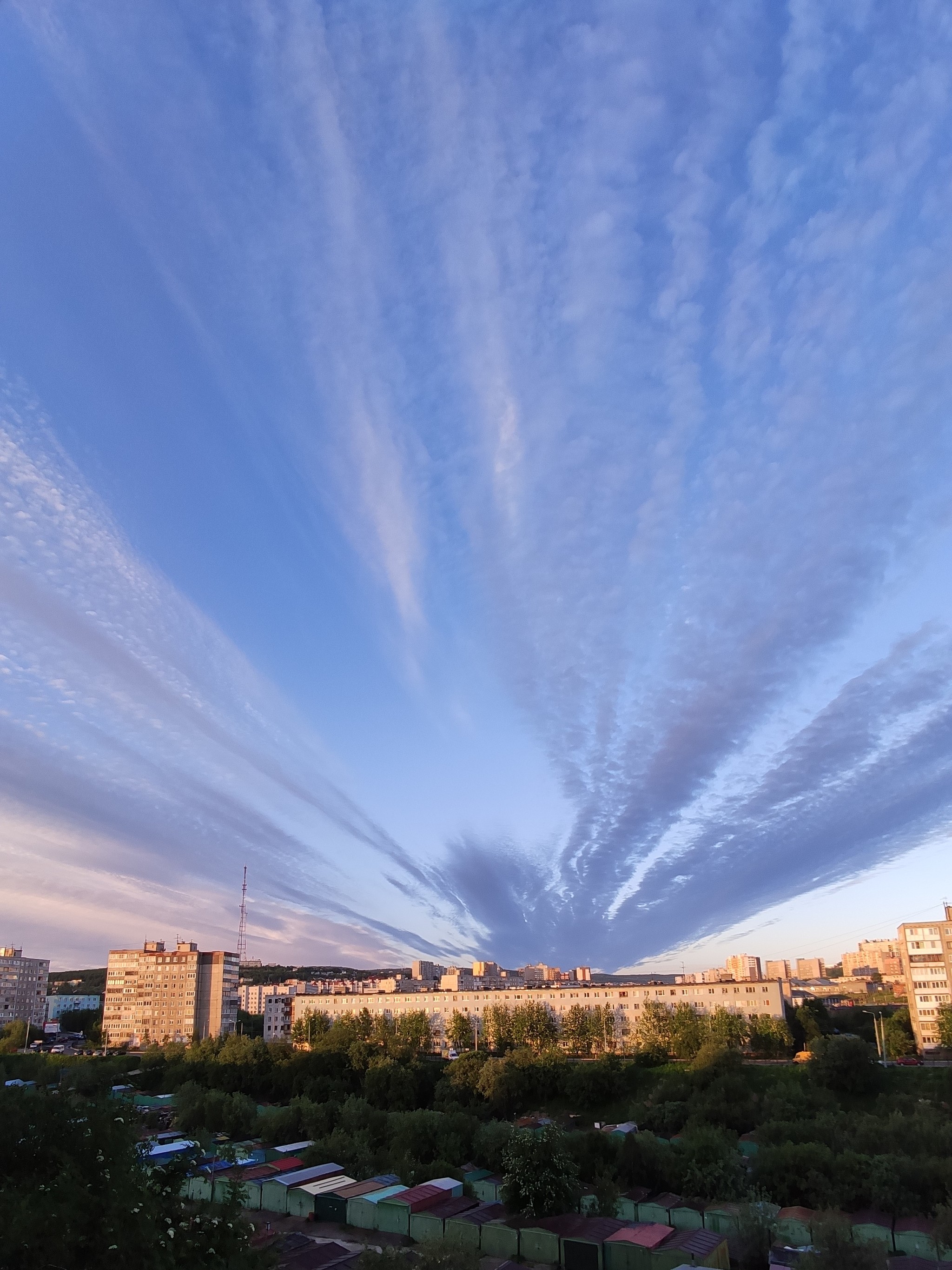 Clouds flew, flew far - My, Murmansk, Clouds, Polar day, Longpost