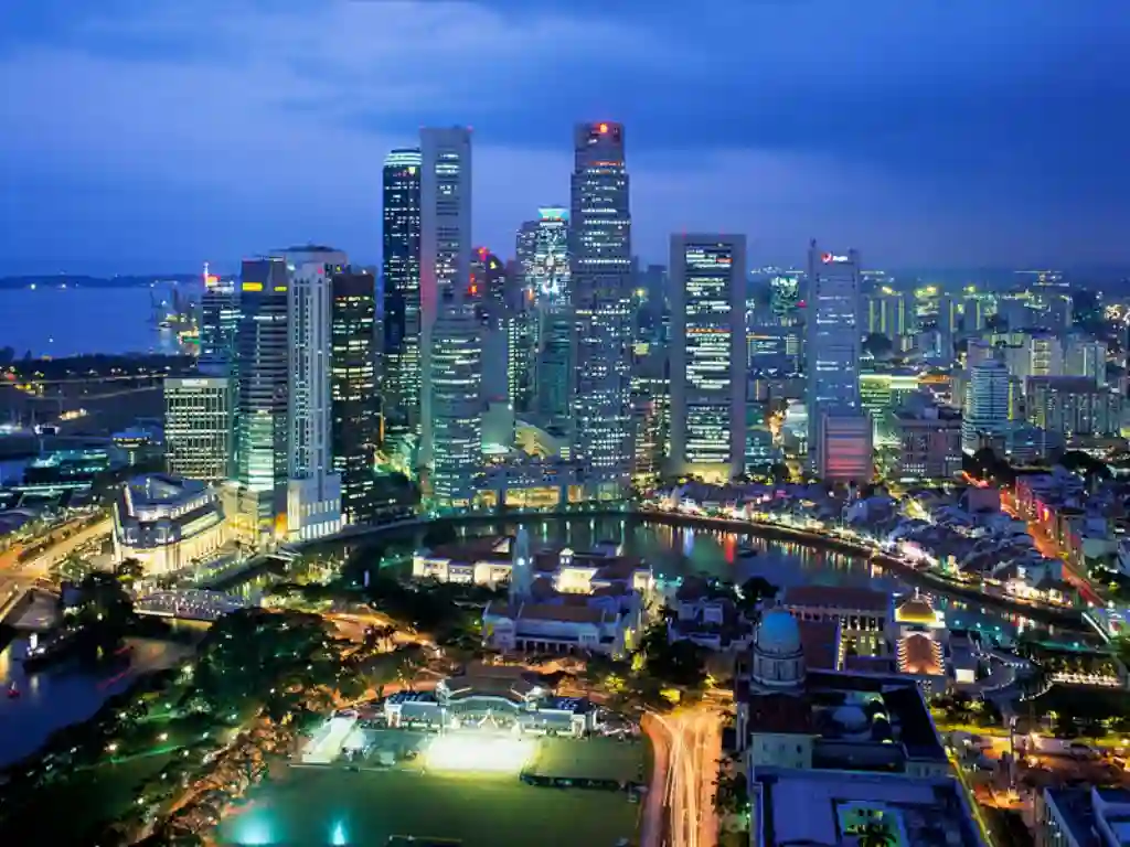 В Сингапуре британца приговорили к заключению за неношение маски | РБК-Україна
