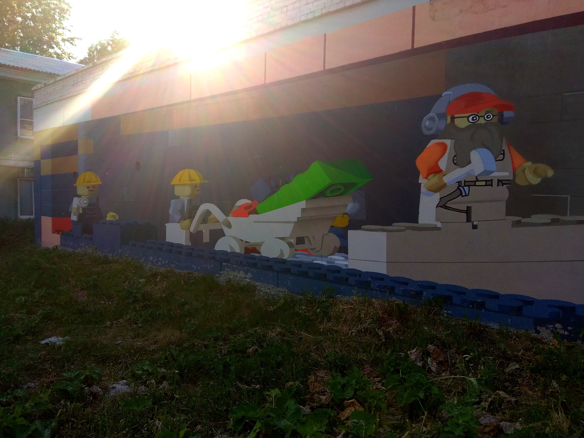 Graffiti (as well as street art) can decorate walls, not disfigure them #120 - Graffiti, Street art, Street painting, Berezovsky, Ural, Lego, Longpost