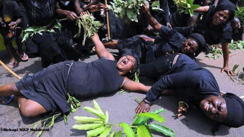 Tears for money: who are Ghana's professional mourners? - Ghana, Black people, Death, Cry, Longpost