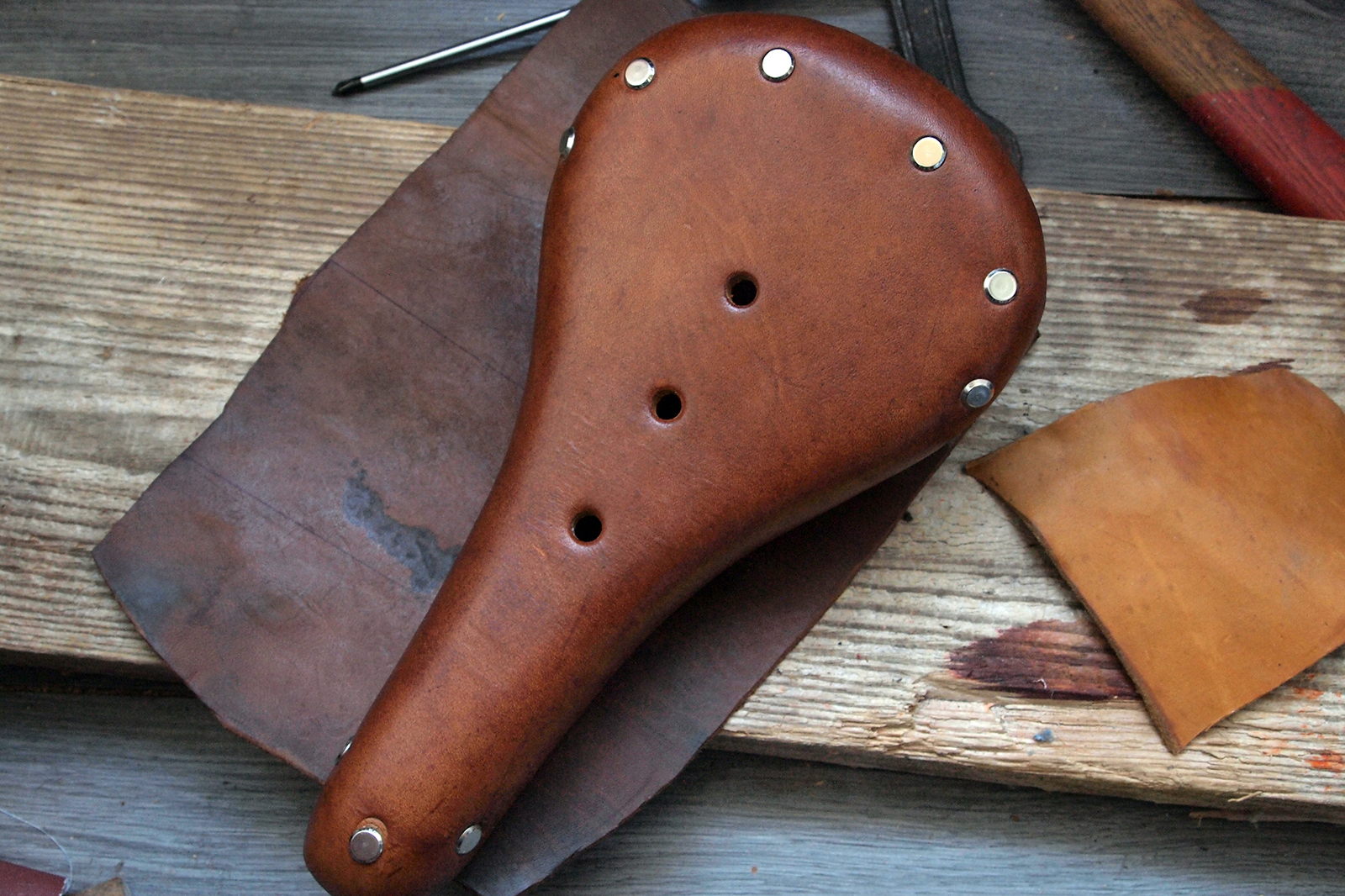 Made a saddle in the Brooks style (HVZ) - My, Saddle, Leather products, Bicycle saddle, Homemade, KhVZ, Video, Longpost