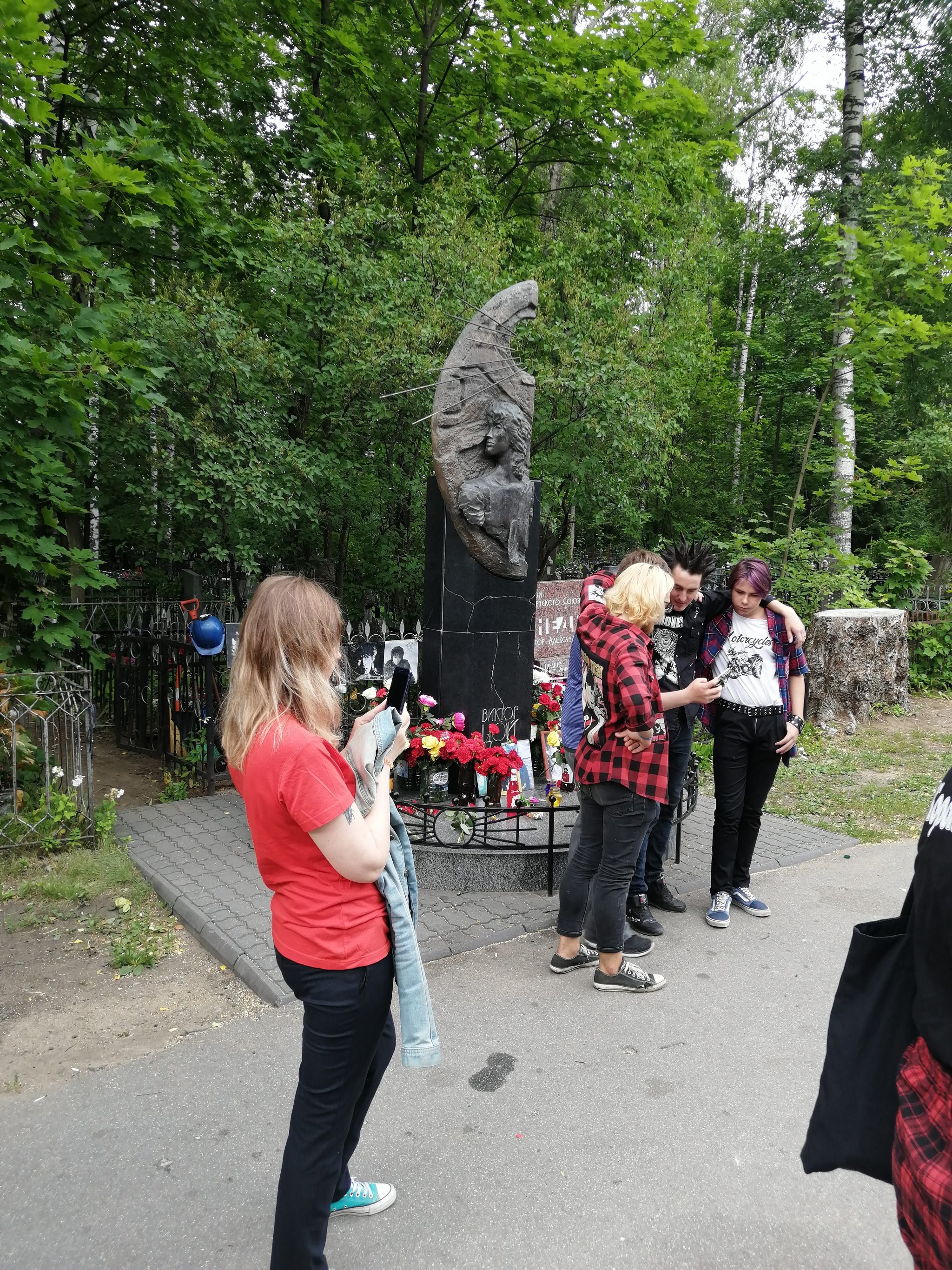 могила цоя в санкт петербурге