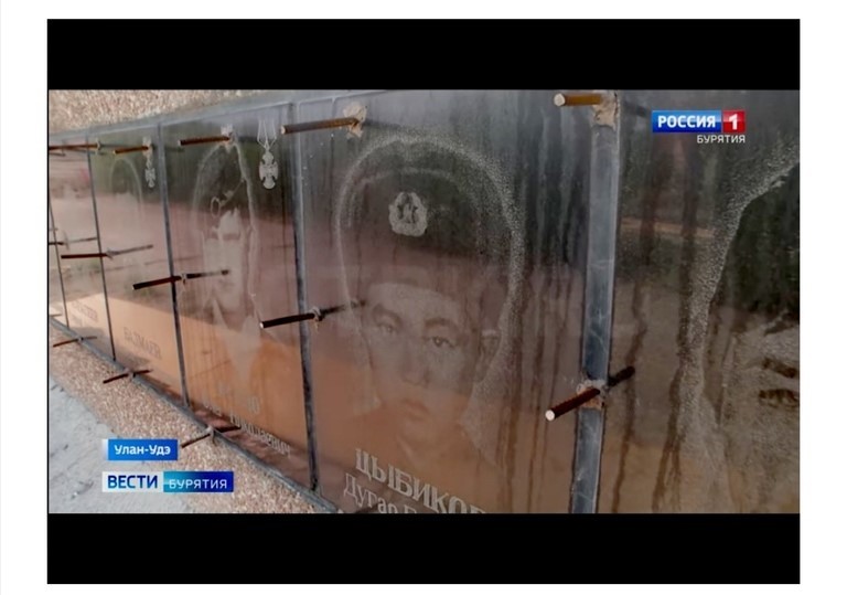 PINS DRIVEN STRAIGHT INTO THE EYES: In Ulan-Ude, migrants desecrated memorial plaques to fallen soldiers - Vandalism, Ulan-Ude, Memory, Longpost