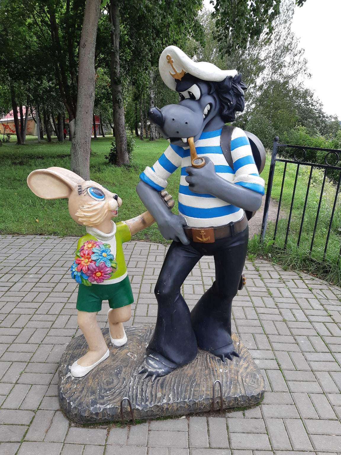 Park of culture and recreation. Kirovsk, Leningrad region - My, Wait for it!, Pinocchio, The photo, Longpost, Kirovsk, The park, Cartoon characters, Leningrad region