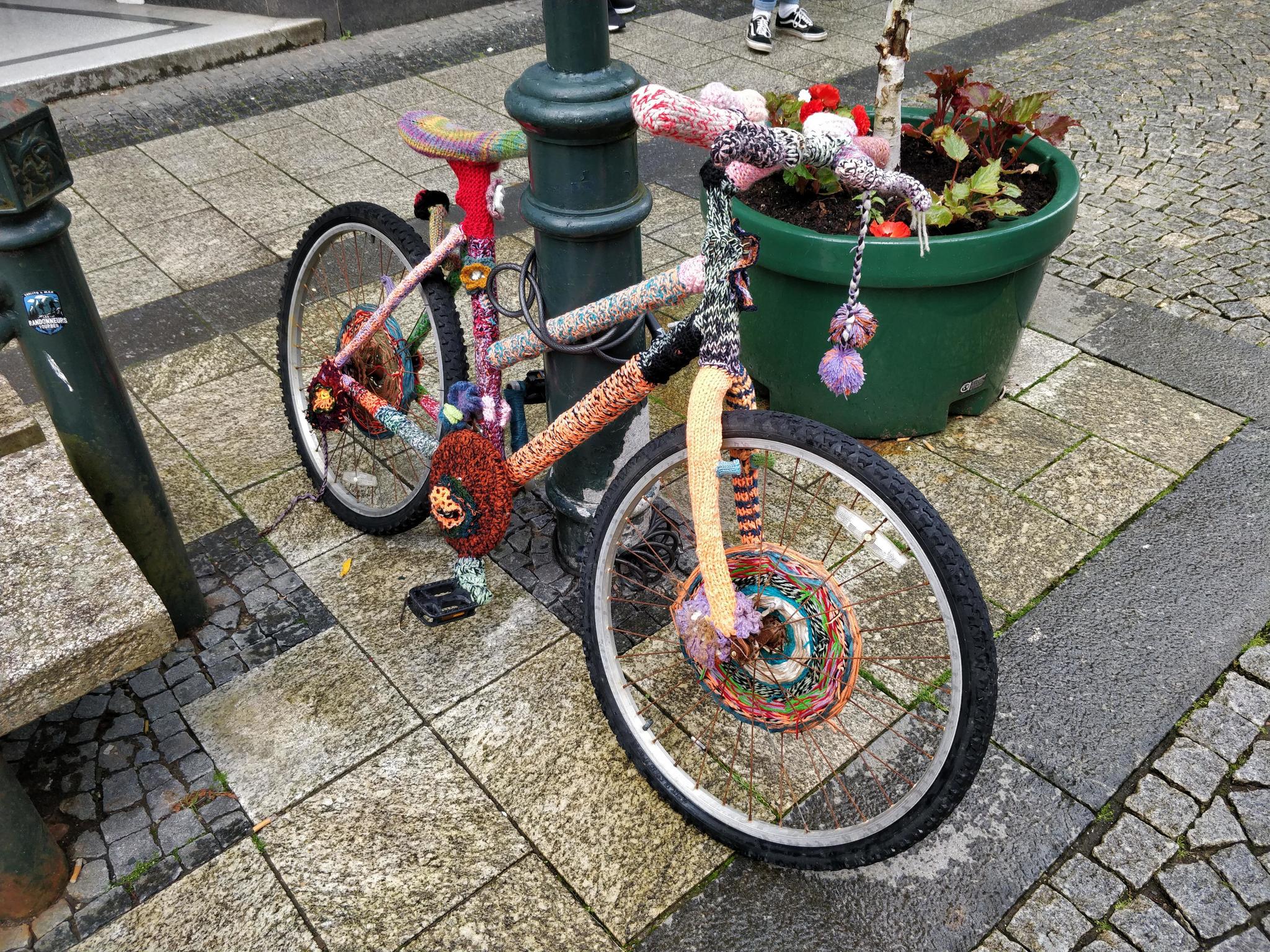 So kitsch that I even like it) - A bike, Riot of colors, Decoration, Weaving