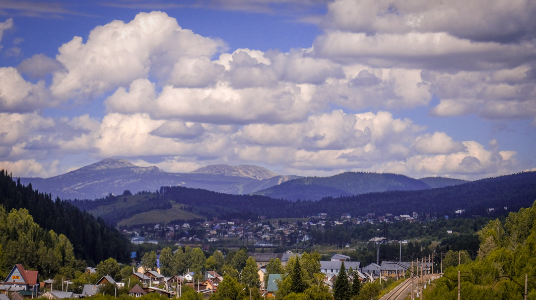 View from the balcony during the day and evening - My, Tashtagol, Summer, The mountains, The photo