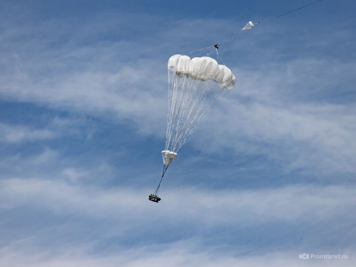 Enchanting spectacle - Airplane, Landing, Armored vehicles, The photo, Longpost