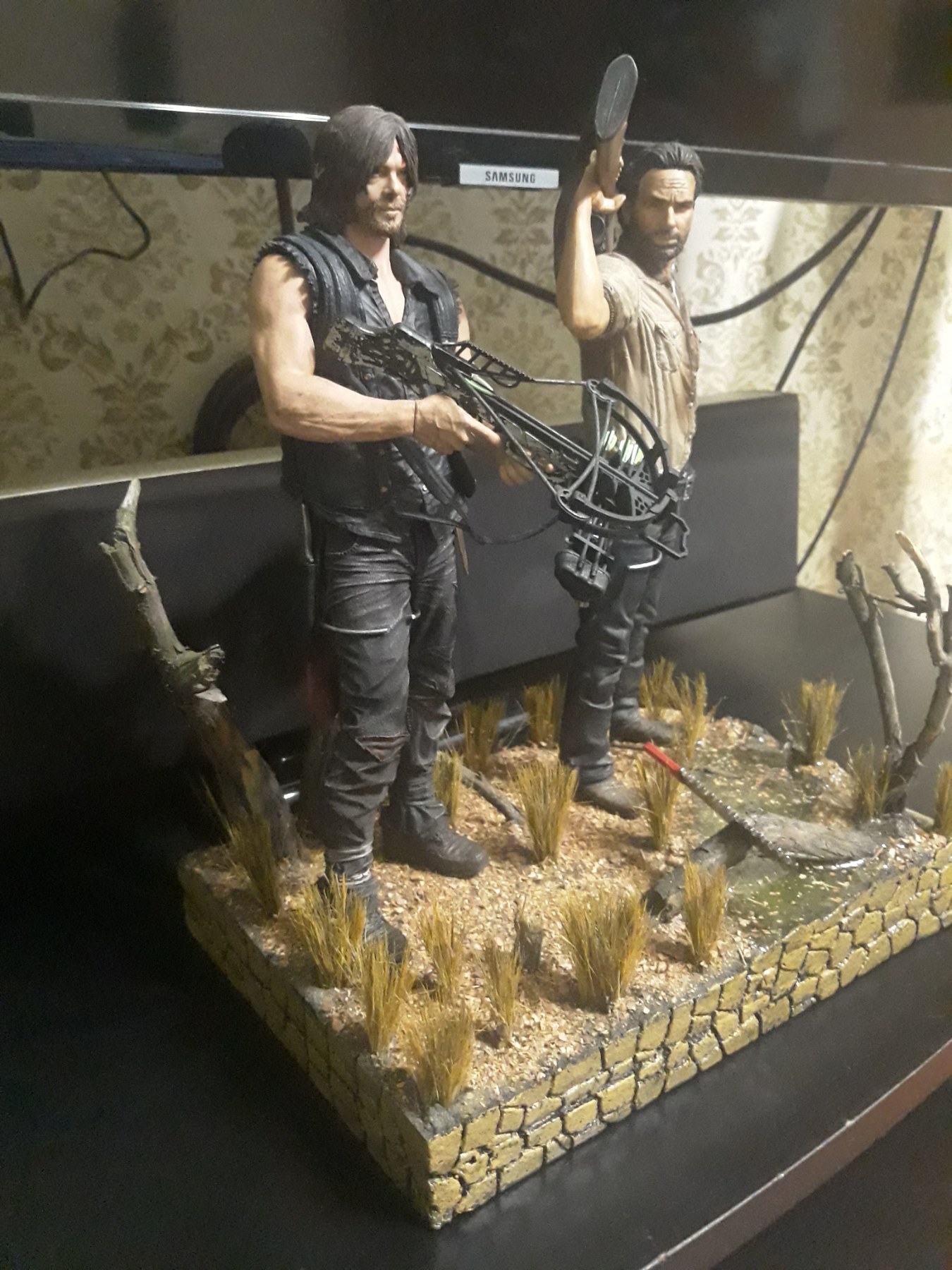 Diorama for The Walking Dead figures - My, Needlework with process, Diorama, the walking Dead, Rick, Daryl, Collectible figurines, Video, Longpost