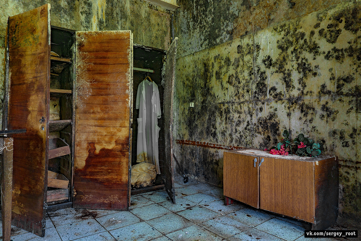 Abandoned clinic in the Ryazan region - My, Abandoned, Ryazan Oblast, Polyclinic, Longpost, Negative