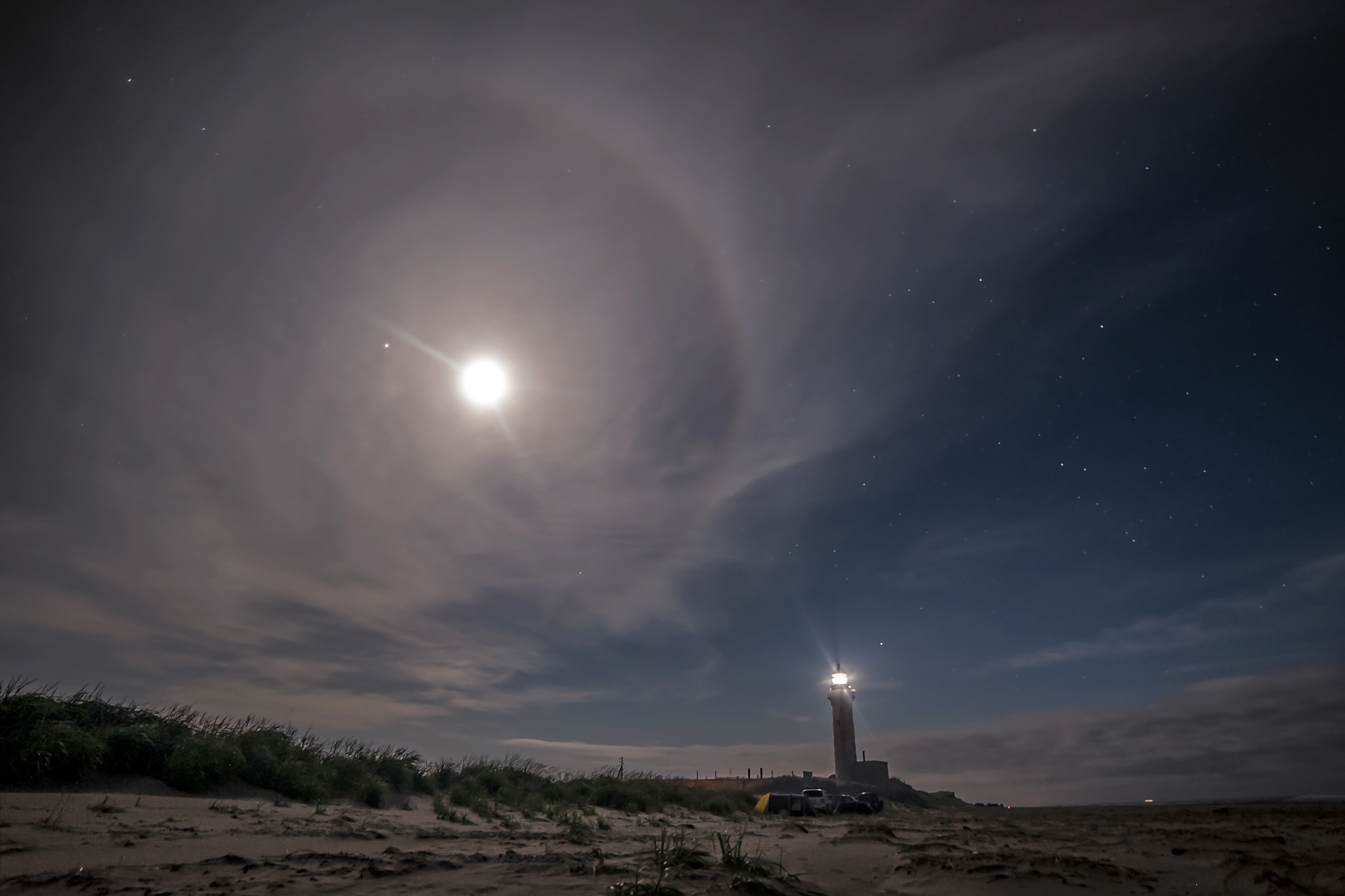 Moon halo and lighthouse on Cape Slepikovsky - My, moon, Halo, Sakhalin, The photo