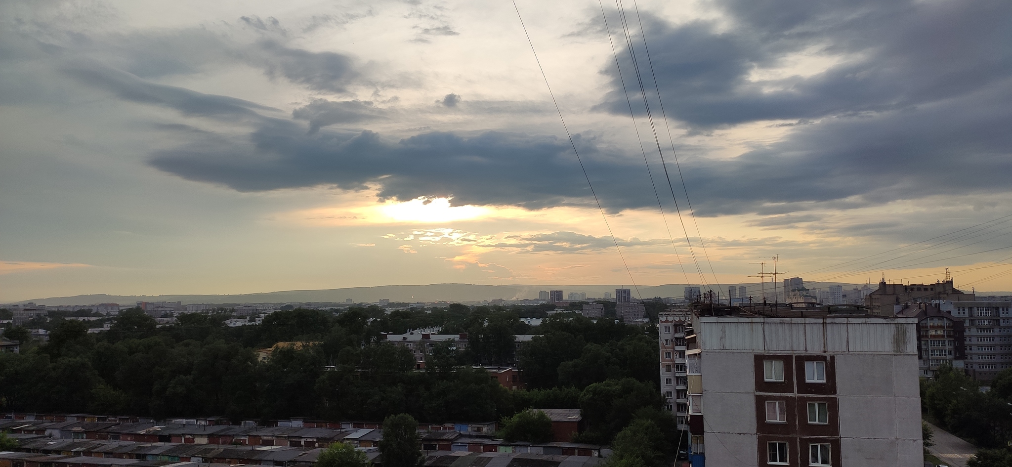 Sunsets in Novokuznetsk - My, Sunset, Sunrises and sunsets, Novokuznetsk, Factory, Mobile photography, The photo, Street photography, Longpost, Sky