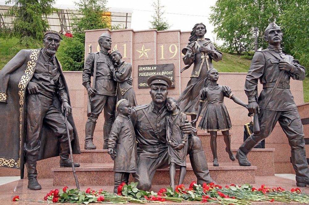 The sculptor was ported, filled his hands... it’s a pity to throw away the metal... but let there be a monument! - My, Bashkortostan, Sculpture, Ufa, The Great Patriotic War, Monument, Longpost