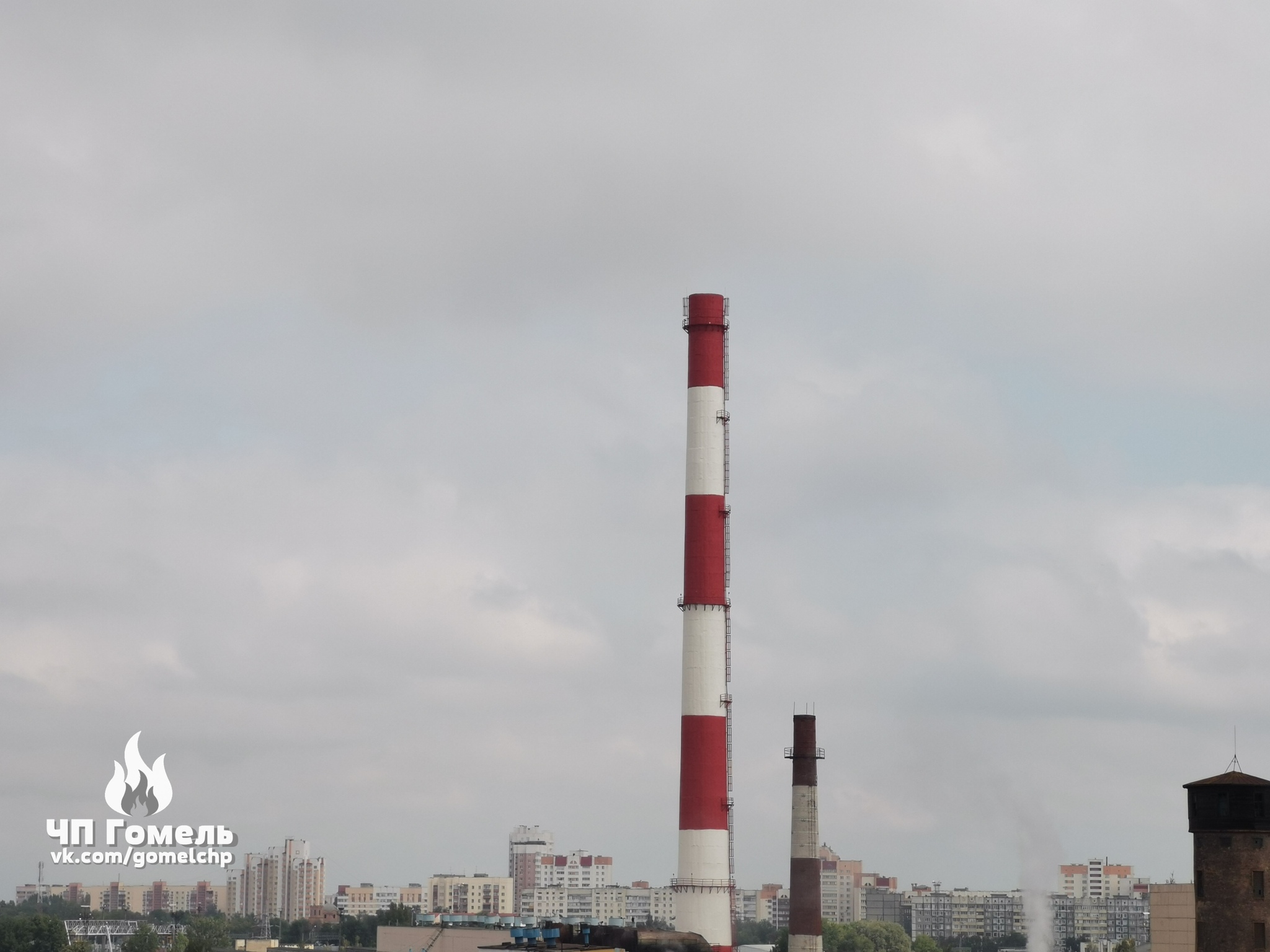 В Гомеле закрашивают полоски на домах из-за сходства с БЧБ флагом - Республика Беларусь, Флаг, Политика, Длиннопост